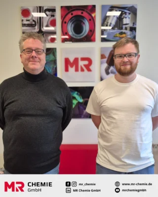 We’re excited to welcome two new faces to the team! 🎉
Markus Möller (left in the picture) is joining our Customer Service team and will be supporting us with lots of energy. On the Lab side, we’re happy to have Johannes Buschkamp (right in the picture) on board. 

Great to have you both with us – let’s do this! 🚀
__________

Wir freuen uns riesig über Verstärkung im Team! 🎉
Seit heute ist Markus Möller (links im Bild) neu bei uns im Customer Service dabei und wird uns dort mit viel Engagement unterstützen. Im Labor bekommen wir ebenfalls kompetente Unterstützung von Johannes Buschkamp (rechts im Bild), der ab sofort mit anpackt. 

Schön, dass ihr da seid – auf geht’s! 🚀

#mrchemie #newteammember #welcometotheteam #letsgo