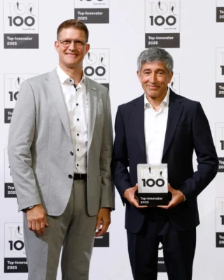 We are one of Germany’s TOP 100 innovators – again! 🚀
For the second time, MR Chemie has been recognized as one of the most innovative medium-sized companies in Germany. Especially in the category Innovation Success, our efforts stood out.

From aviation to automotive and energy – our solutions detect the tiniest flaws before they become risks.

At MR Chemie, innovation is part of our daily work – driven by a passionate team, fast decisions, and a strong commitment to safety and sustainability.
 
Thank you to our team, our customers, and to Ranga Yogeshwar (on the right) and the TOP 100 jury for this honor!
__________
 
Wir gehören erneut zu den TOP 100! 🎉
Unsere Innovationskraft wurde ausgezeichnet – und das zum zweiten Mal! Besonders stolz sind wir auf unsere Stärke in der Kategorie Innovationserfolg.
 
Ob in der Luftfahrt, der Automobilindustrie oder der Energiebranche – unsere Verfahren entdecken kleinste Schäden, bevor sie zur Gefahr werden.

Das gelingt uns, weil bei MR Chemie Innovation gelebt wird: mit einem engagierten Team, kurzen Entscheidungswegen und Raum für neue Ideen. 💡
 
Ein großes Dankeschön an unser Team, unsere Kunden und an Ranga Yogeshwar (rechts im Bild) stellvertretend für die Top 100 Jury für diese Auszeichnung!🙌
 
📸 KD Busch/compamedia
 
#Innovation #Top100 #EngineeringExcellence #MadeInGermany #FutureFocused #MRChemie #NonDestructiveTesting #IndustrialInnovation