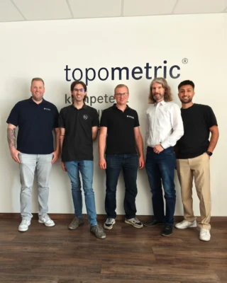 MR Chemie and Topometric Engineering – two companies that complement each other perfectly!

Topometric Engineering is now using our REFLECON 3D scanning spray for its 3D scanning solutions. We are particularly pleased that this collaboration is based on mutual trust, shared quality standards, and the clear goal of providing customers with the best possible support.

Topometric Engineering is one of the leading service providers in the field of industrial measurement technology – from high-precision component measurement and reverse engineering to digital quality assurance. With REFLECON as a reliable partner for optimal scanning results, strong synergies are created that benefit one thing above all else: the result.

Together, we also want to show how technology and application can create real added value – with concrete examples from practice and insights into projects where precision and efficiency make all the difference.

We look forward to our journey together – and to many projects that show what good cooperation can achieve.
__________

MR Chemie und Topometric Engineering – zwei Unternehmen, die sich gut ergänzen!

Ab sofort setzt Topometric Engineering bei seinen 3D-Scanlösungen auf unser REFLECON 3D Scanningspray. Was uns besonders freut: Diese Zusammenarbeit basiert auf gegenseitigem Vertrauen, gemeinsamen Qualitätsansprüchen und dem klaren Ziel, Kunden bestmöglich zu unterstützen.

Topometric Engineering zählt zu den führenden Dienstleistern im Bereich industrieller Messtechnik – von der hochpräzisen Bauteilvermessung über Reverse Engineering bis hin zur digitalen Qualitätssicherung. Mit REFLECON als zuverlässigem Partner für optimale Scanergebnisse entstehen starke Synergien, von denen vor allem eines profitiert: das Ergebnis.

Gemeinsam wollen wir künftig auch zeigen, wie sich aus Technik und Anwendung echter Mehrwert schaffen lässt – mit konkreten Beispielen aus der Praxis und Einblicken in Projekte, bei denen Präzision und Effizienz den Unterschied machen.

Wir freuen uns auf den gemeinsamen Weg - und auf viele Projekte, die zeigen, was gute Zusammenarbeit möglich macht.