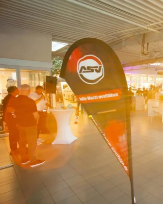 Startschuss für die neue Saison!🚀
Zu Gast beim @autohauspotthoff hat der @asvhamm gestern Abend zum traditionellen Sponsorenabend eingeladen. Gemeinsam stimmten wir uns auf eine spannende Saison ein.

Auch wir von @mr_chemie sind stolz, unser Engagement fortzusetzen und gemeinsam mit dem ASV in der 3. Liga Nord-West durchzustarten. 💪🔴

Vielen Dank für den gelungenen Abend – wir wünschen dem Team einen erfolgreichen Pflichtspiel-Auftakt am Sonntag! 🍀

📸 Foto: @moritz.kaufmann – ASV Hamm-Westfalen

_________

 
Kick-off for the new season!🚀
Yesterday evening, ASV Hamm-Westfalen hosted its traditional sponsors’ evening at Autohaus POTTHOFF. It was a great opportunity to connect and get in the spirit for the upcoming season.

We at MR Chemie are proud to continue our partnership and support ASV on their journey in the 3rd Division North-West. 💪🔴

Thanks for the warm welcome – and best of luck for the official season opener on Sunday! 🍀

#MissionWiederaufstieg #Partner #VolleWuchtWestfälisch #ASVHamm #MRChemie