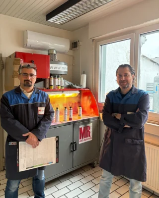 International visit to MR Chemie

Last week, we welcomed a special guest to our premises in Unna:

Mr. Kabakci, owner and Level 3 Technical Manager of @akademi_ndt, an NDT training centre in Istanbul.

During his visit, he tested MR products that he had not yet used before – in a practical setting, directly on the test object and with a first-hand, expert assessment. The focus was particularly on our current developments and new product solutions.

He was accompanied by our sales manager Can Akkas, who presented our product portfolio to him. During the exchange, technical requirements, areas of application and international training experiences were discussed.

The visit provided a valuable opportunity for professional dialogue and for deepening international cooperation in the field of non-destructive testing.
__________

Internationaler Besuch bei MR Chemie

Letzte Woche durften wir einen besonderen Gast bei uns in Unna begrüßen:

Herr Kabakci, Inhaber und Technischer Level-3-Manager der Firma Akademie NDT, einem NDT-Schulungszentrum in Istanbul.

Bei seinem Besuch testete er MR-Produkte, die er bislang noch nicht im Einsatz hatte – praxisnah, direkt am Prüfobjekt und mit fachlich fundierter Bewertung aus erster Hand. Dabei standen insbesondere unsere aktuellen Entwicklungen und neue Produktlösungen im Fokus.

Begleitet wurde er von unserem Vertriebsleiter Can Akkas, der ihm unser Produktportfolio vorstellte. Im Rahmen des Austauschs wurden technische Anforderungen, Anwendungsbereiche und internationale Schulungserfahrungen diskutiert.

Der Besuch bot eine wertvolle Gelegenheit zum fachlichen Dialog und zur Vertiefung der internationalen Zusammenarbeit im Bereich der zerstörungsfreien Prüfung.