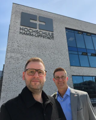 Good marketing doesn’t grow in isolation.

Today, we had the opportunity to present MR Chemie at Hamm-Lippstadt University as part of a student project.

Together with the students, we will develop new ideas, approaches, and perspectives for our marketing over the next few weeks.

Our goal is clear: challenge what exists, embrace new thinking – and actively integrate external input.

The results will be presented in early June. We’re curious to see what emerges.

A big thank you to Professor Uwe Kleinkes and Hochschule Hamm-Lippstadt for giving us the opportunity to be part of this project!
__________

Gutes Marketing entsteht nicht nur "im eigenen Saft".

Heute waren wir an der Hochschule Hamm-Lippstadt zu Gast und durften MR Chemie im Rahmen eines Studentenprojekts vorstellen.

Gemeinsam mit den Studierenden entwickeln wir in den kommenden Wochen neue Ideen, Ansätze und Perspektiven rund um unser Marketing.

Unser Anspruch ist klar: Bestehendes hinterfragen, Neues zulassen – und dabei bewusst auch externe Impulse einbeziehen.

Anfang Juni werden die Ergebnisse präsentiert. Wir sind gespannt, welche Ansätze daraus entstehen.

Ein großes Dankeschön geht an Professor Uwe Kleinkes und die Hochschule Hamm-Lippstadt, dass sie uns die Möglichkeit geben, an diesem Projekt teilzunehmen!

@hshammlippstadt